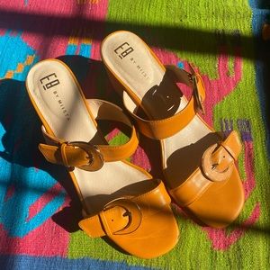 MIISTA sandals size 9